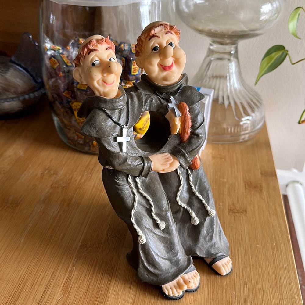 ⛪ Quirky Monk Duo Wine Bottle Holder - Funny Religious Decor